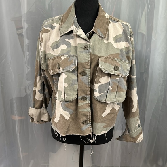Topshop Camo Utility Jacket - Picture 5 of 7